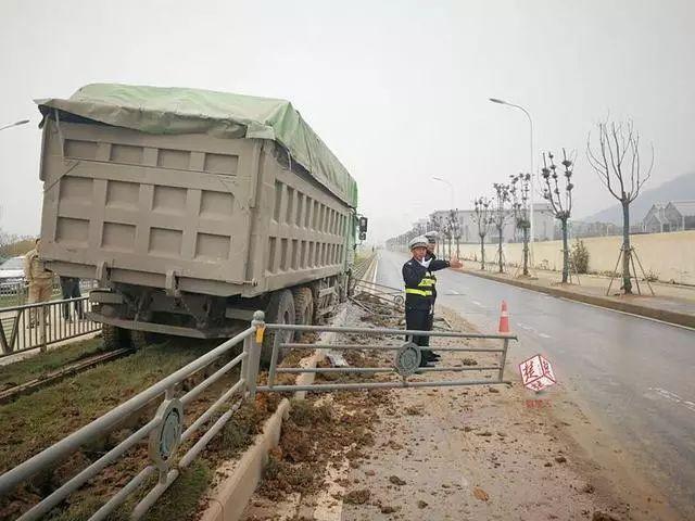 金鹏最新款电车｜金鹏电车新品亮相